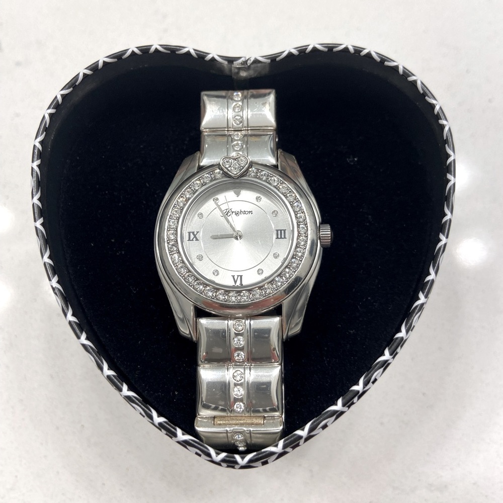 BEAUTIFUL BRIGHTON HEARTS AND CRYSTALS CHUNKY WATCH ❤️